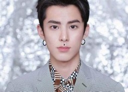 娱乐圈吃瓜王鹤棣沈月,吃瓜群众热议恋情